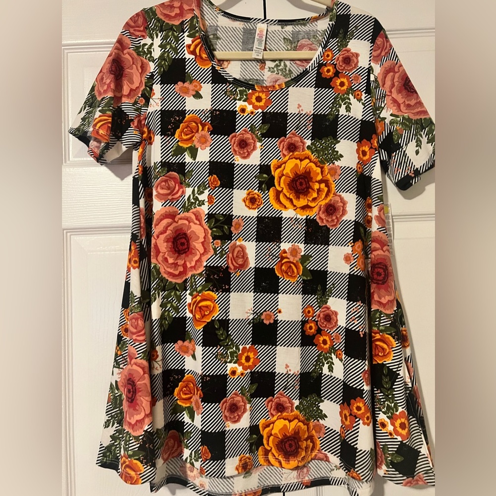LULAROE XS PERFECT TEE; NWT